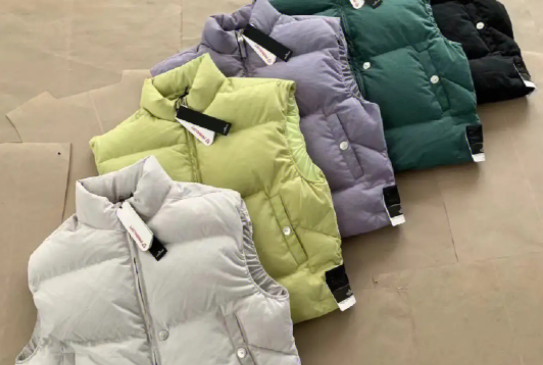 企業(yè)員工在羽絨服馬甲定制的時(shí)候，如何選擇合適自己的尺碼？
